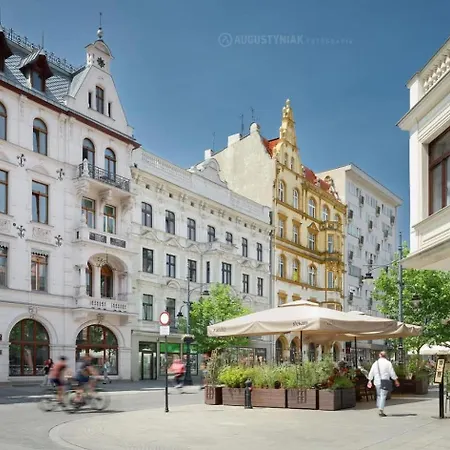 Simply Near The Center Apartament